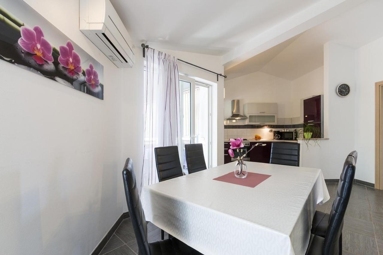 Apartment Carmen Pula Exteriör bild