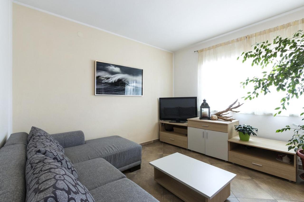 Apartment Carmen Pula Exteriör bild