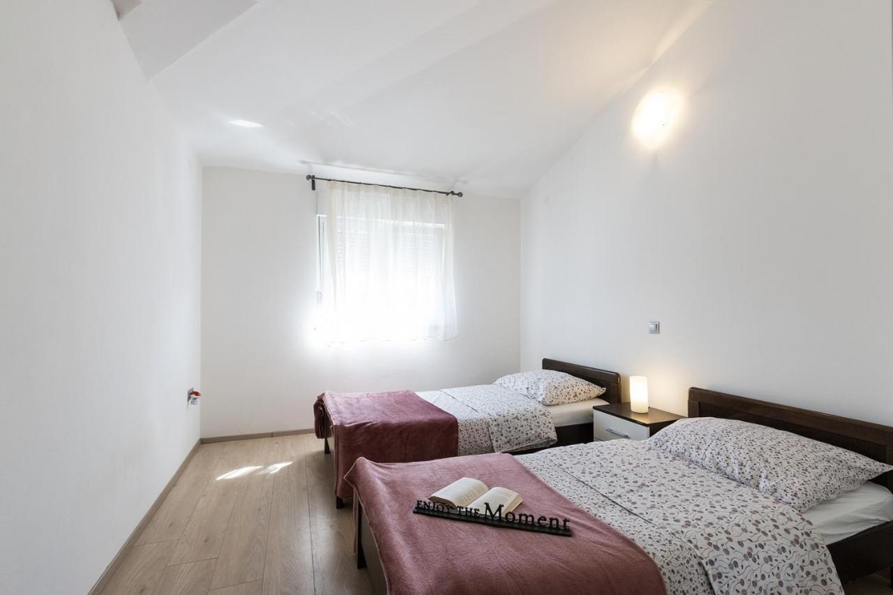 Apartment Carmen Pula Exteriör bild